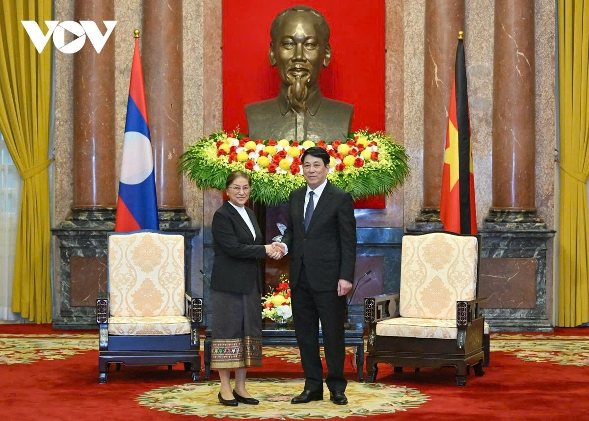 State President hosts Lao Vice President